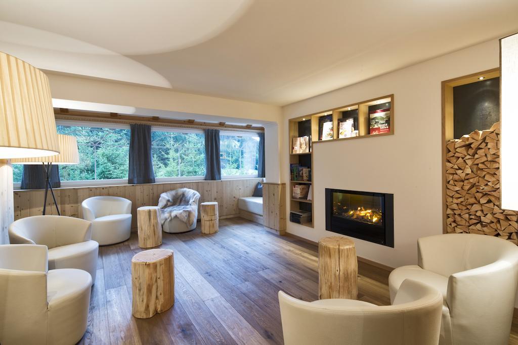 Hotel Comploj Adults Only Сельва-ди-Валь-Гардена Экстерьер фото