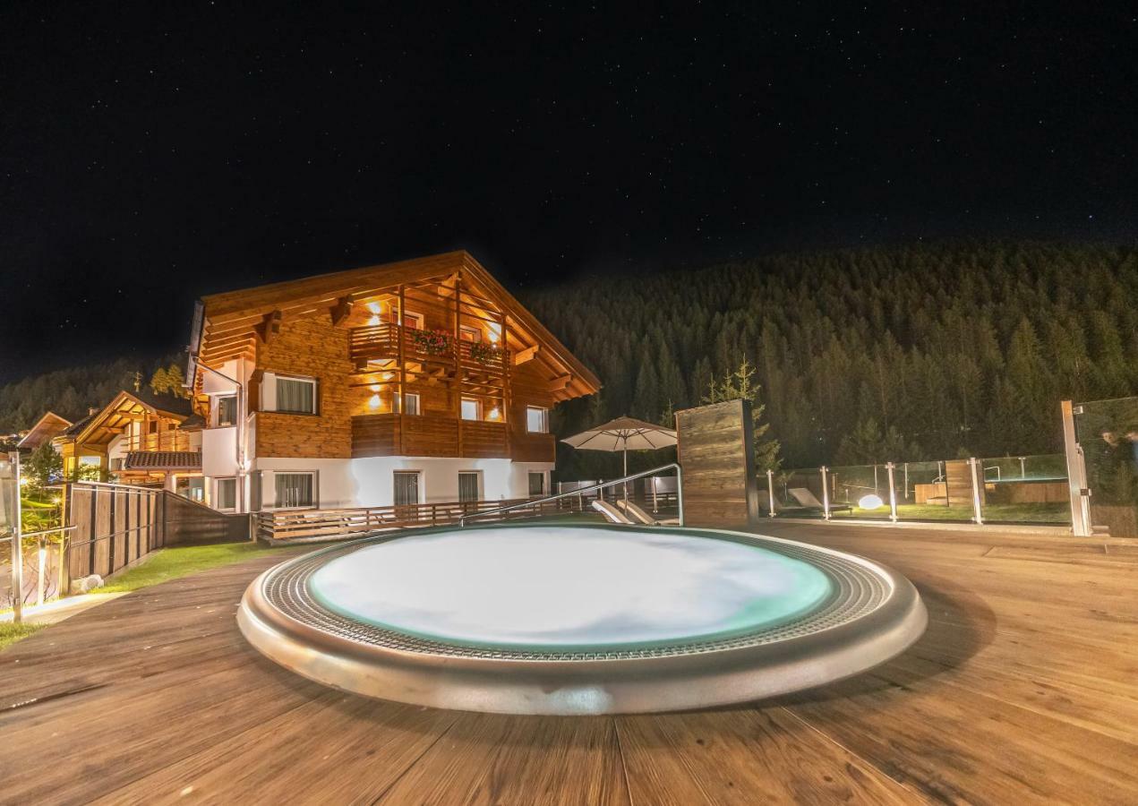 Hotel Comploj Adults Only Сельва-ди-Валь-Гардена Экстерьер фото