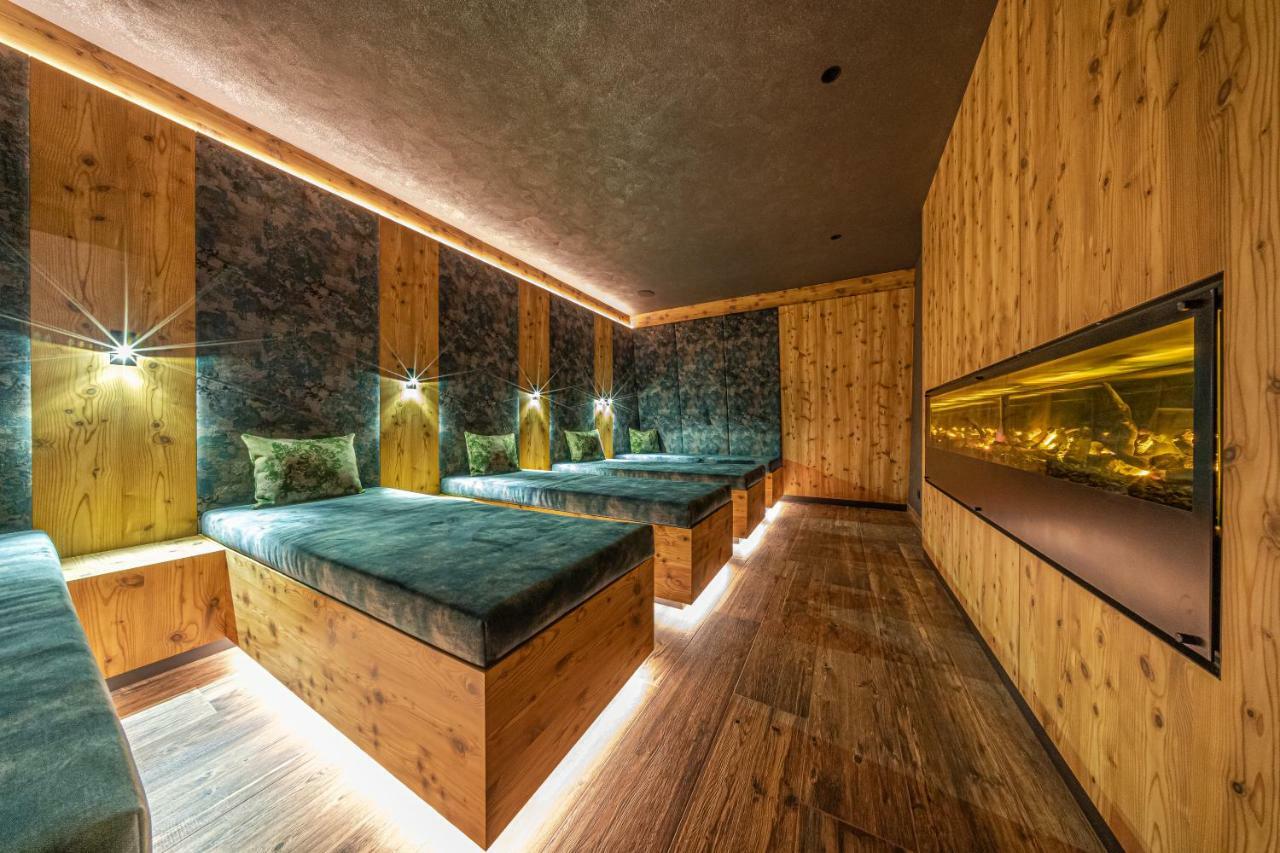 Hotel Comploj Adults Only Сельва-ди-Валь-Гардена Экстерьер фото
